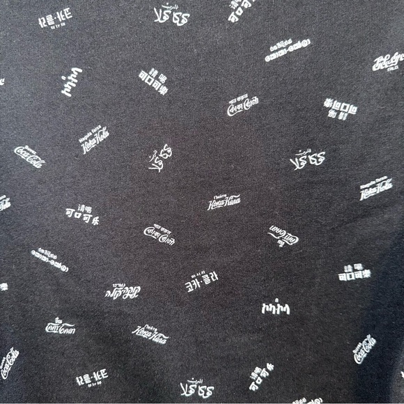 Coca-Cola - Croped Crewneck Sweatshirt - Picture 4 of 6